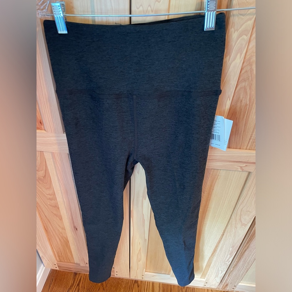 Beyond Yoga New With Tags size large leggings, black with silver glitter stripe